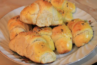 Солени кифлички със сирене и яйца Солени кифлички със сирене и яйца