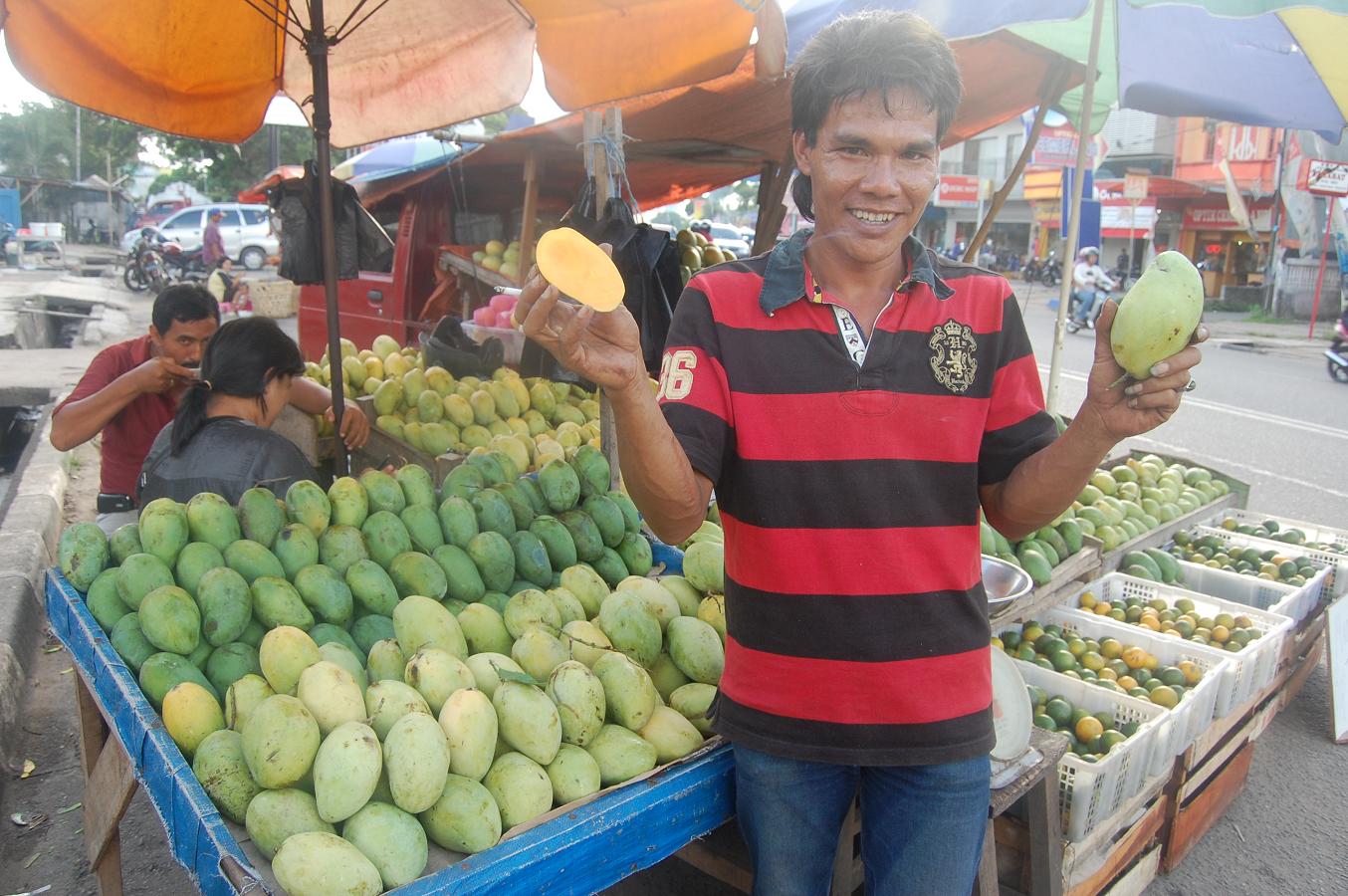 BERITAKU: Laris Manis Mangga Indramayu