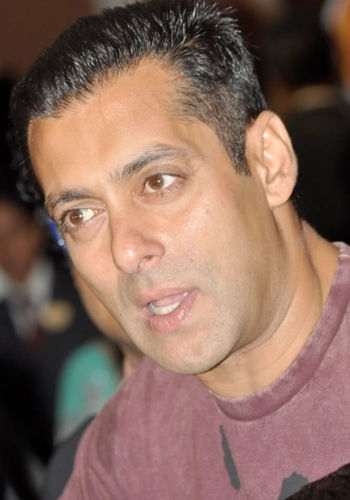 Totally Film Portal: UTV thanks Salman Khan, Ranbir Kapoor for 'Chillar