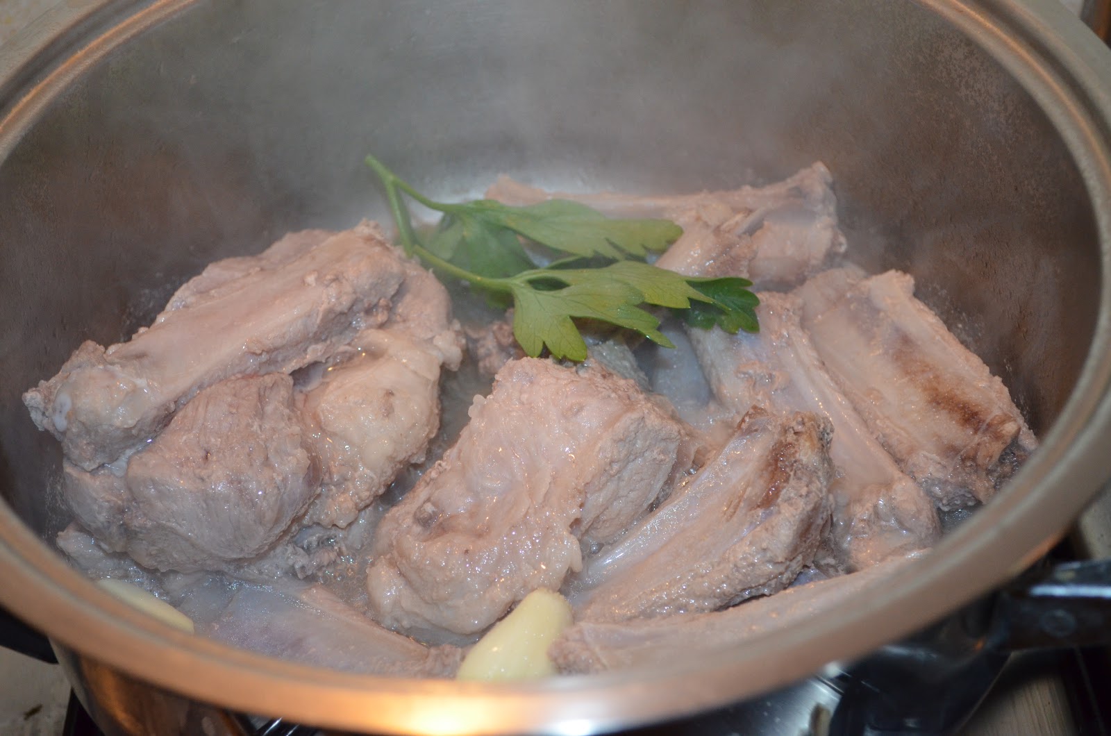 Storie golose Garganelli al sugo di costine e pancetta