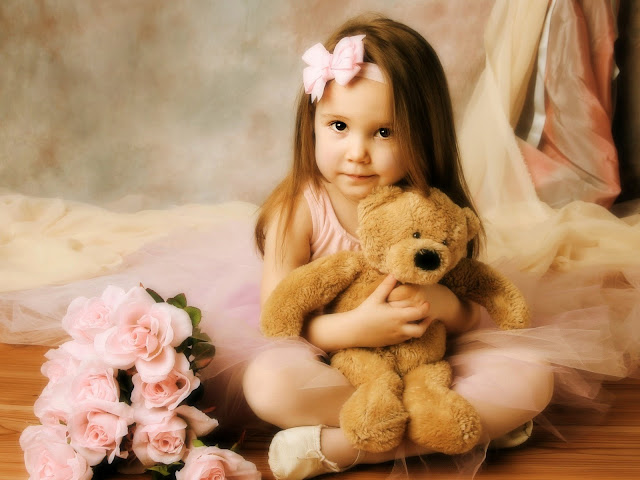 Cute Girl With Her Teddy Bear HD Wallpaperz ajkqlso