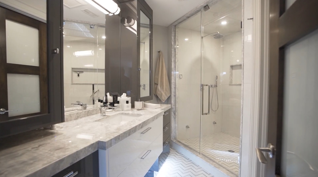 28 Interior Design Photos vs. 101 Georgian Bay Ln, The Blue Mountains, ON