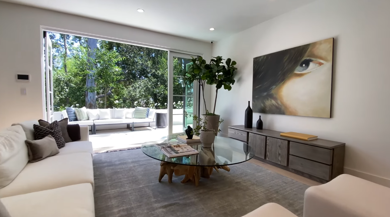 38 Photos vs. TOURING A $10,495,900 LUXURY MANSION | California LUXURY Home Tour | Los Angeles Mansion Tour - Luxury House & Interior Design Tour 38 Photos vs. TOURING A $10,495,900 LUXURY MANSION | California LUXURY Home Tour | Los Angeles Mansion Tour - Luxury House & Interior Design Tour