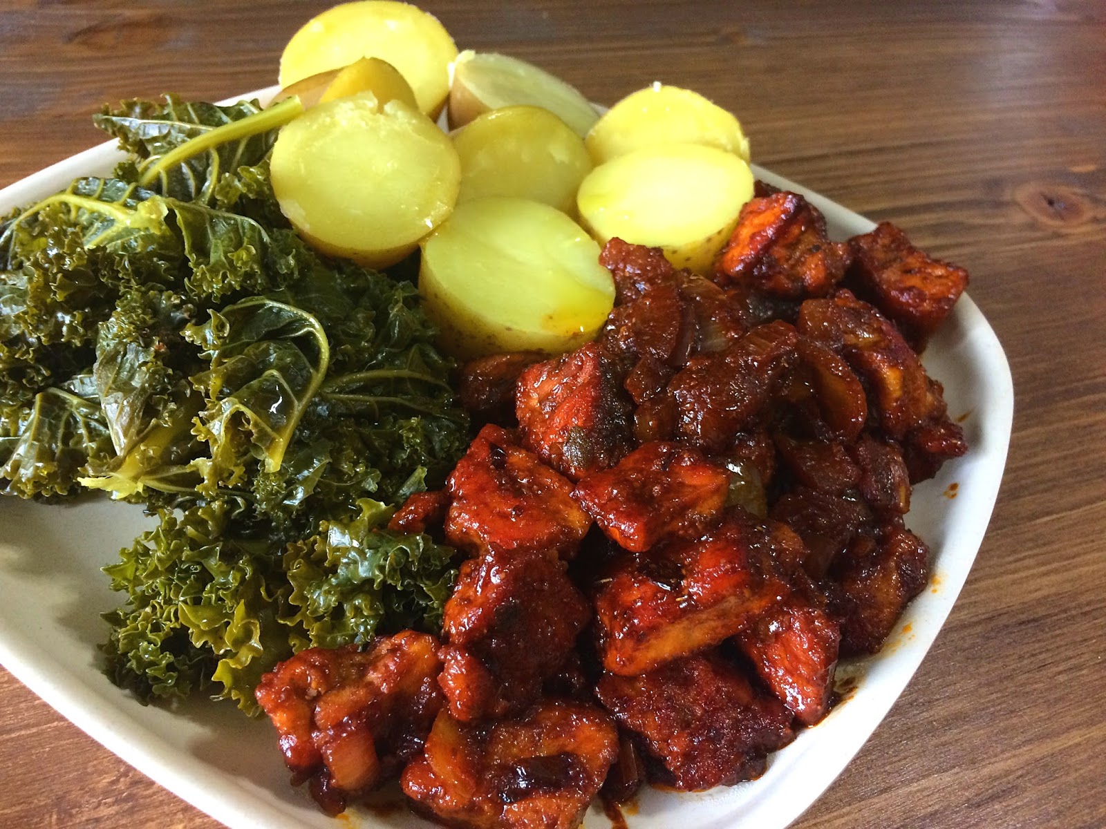 Mute Food Tofu encebollado choricero (preparación 5 min/ cocción 20 min)