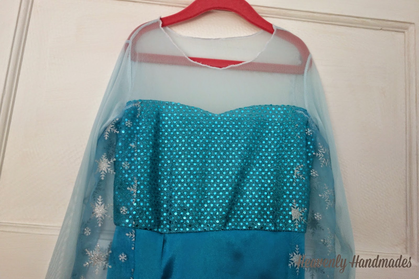 Heavenly Handmades: DIY Elsa Dress