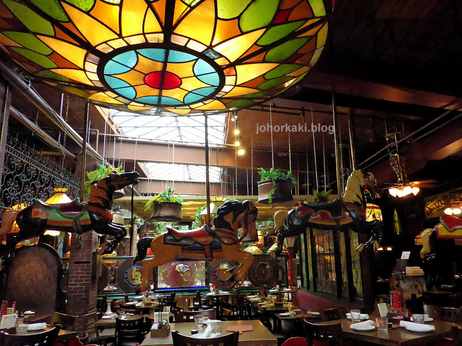 Fun Dining at The Old Spaghetti Factory, The Esplanade, Toronto Tony