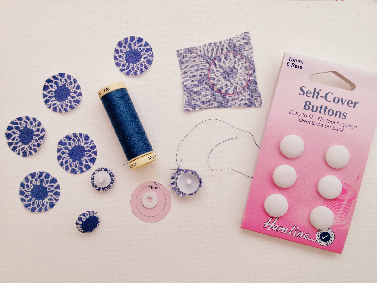 verykerryberry: Fabric Covered Buttons in Five Easy Steps