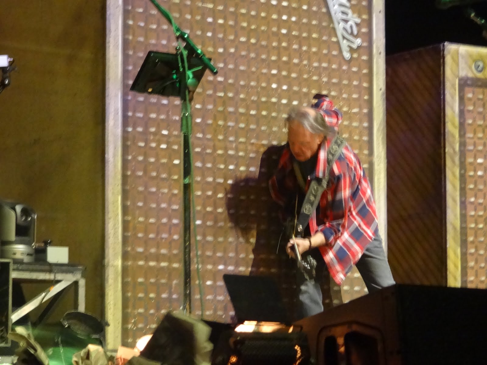 Neil young amp deals