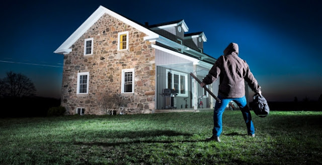House 5 Ways To Keep Your Home Safe When You Travel For Christmas