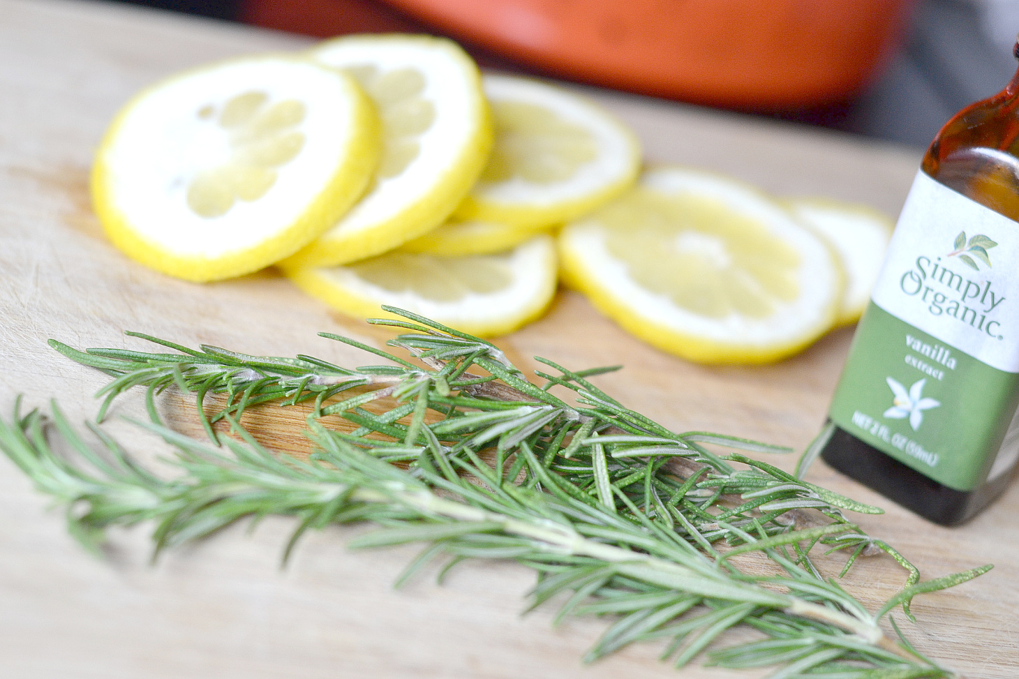 Curiositaellya Natural Scent For Your Home {DIY}