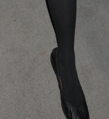 Celebrity Legs and Feet in Tights: Victoria Beckham`s Legs and Feet in ...