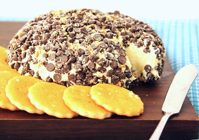 Cookie Crackers and a White Chocolate Cheesecake Ball Dessert Cheesecake Ball for New Year's Eve