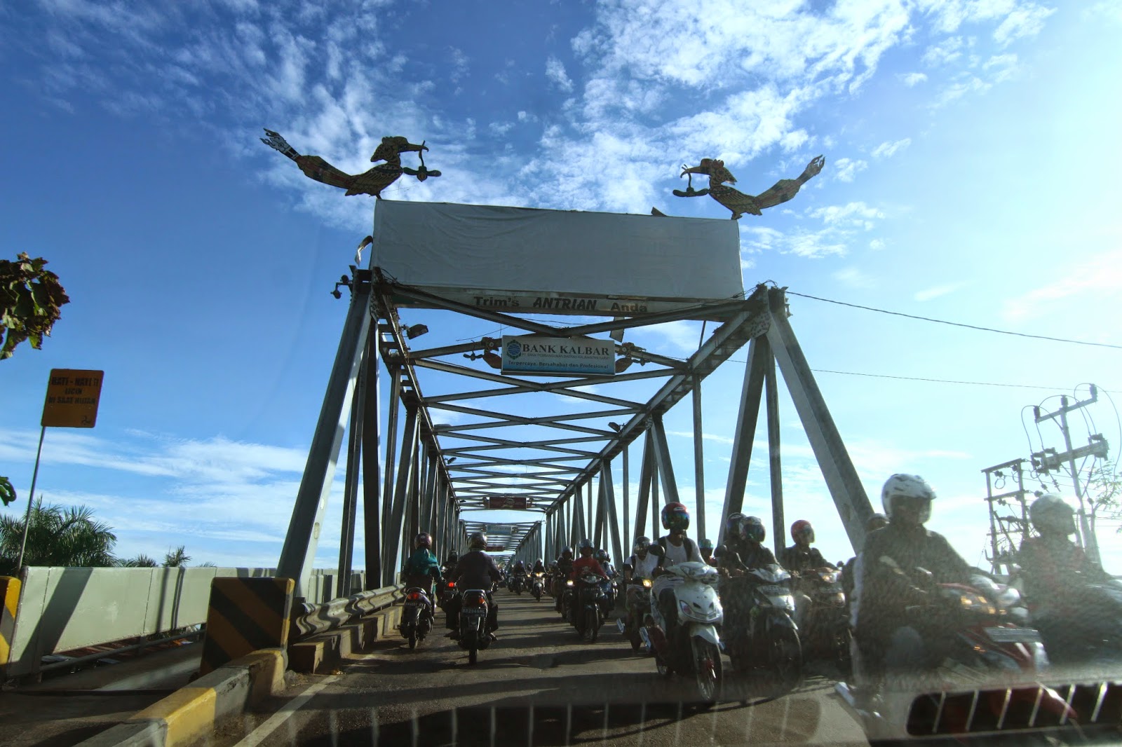  jambatan Sungai Kapuas, sungai utama di Pontianak