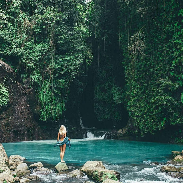 Beaches in Bali; Benang Kelambu, Lombok Waterfall Amazing Waterfall Yarn Nets is the most famous waterfall on the isle of Lombok Beaches in Bali; Benang Kelambu, Lombok Waterfall Amazing