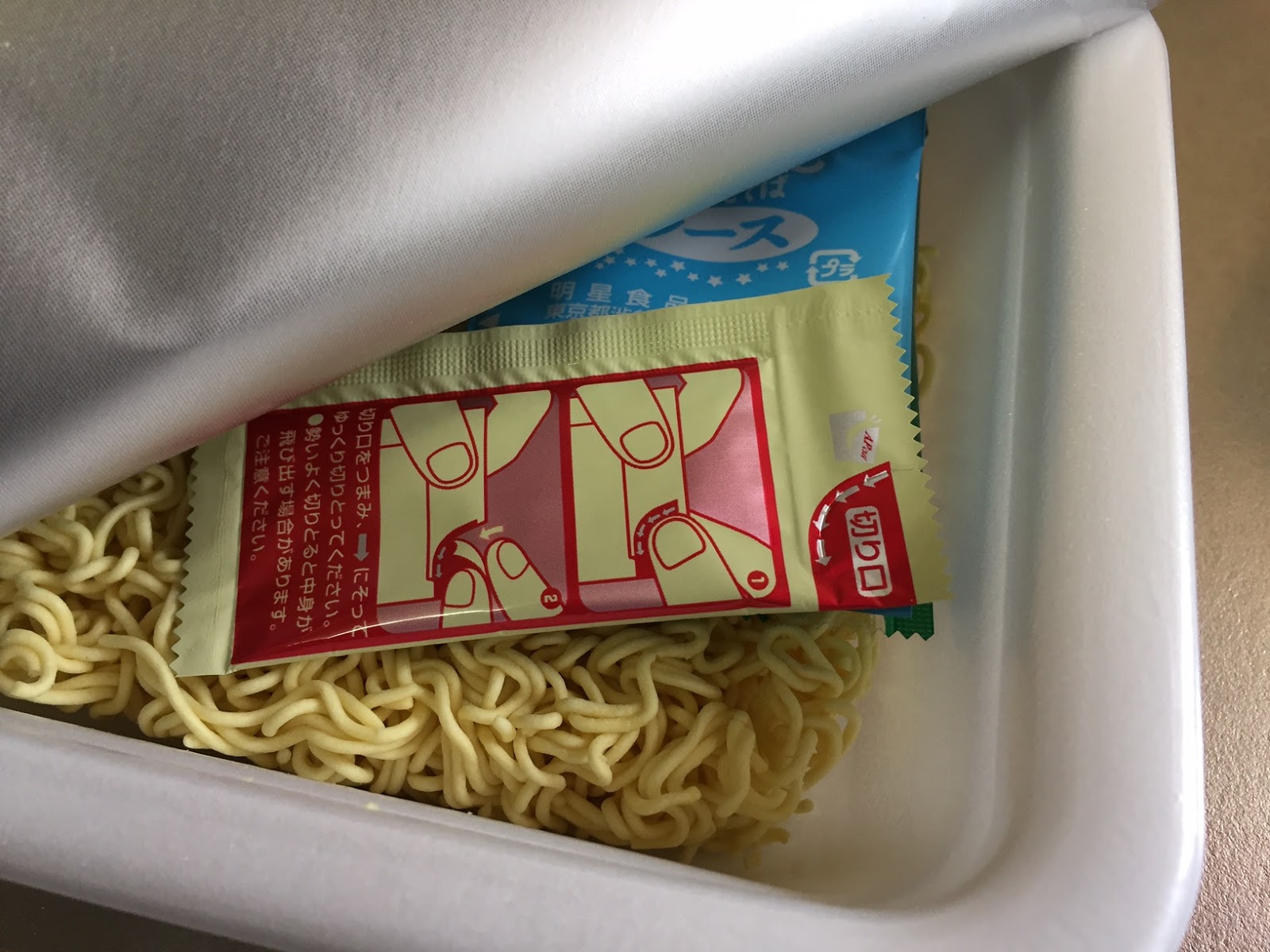 IppeiChan Night Stall Yakisoba Shortcake Flavor / 一平ちゃん夜店の焼そば ショートケーキ味