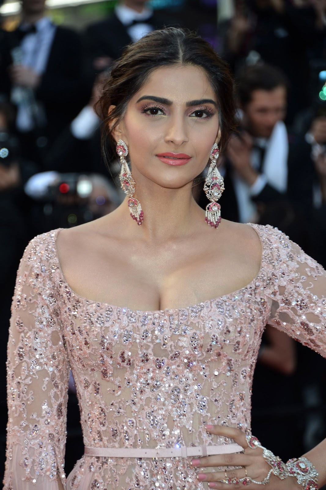 Bold N Beautiful Bollywood Sonam Kapoor At Cannes Film Festival 