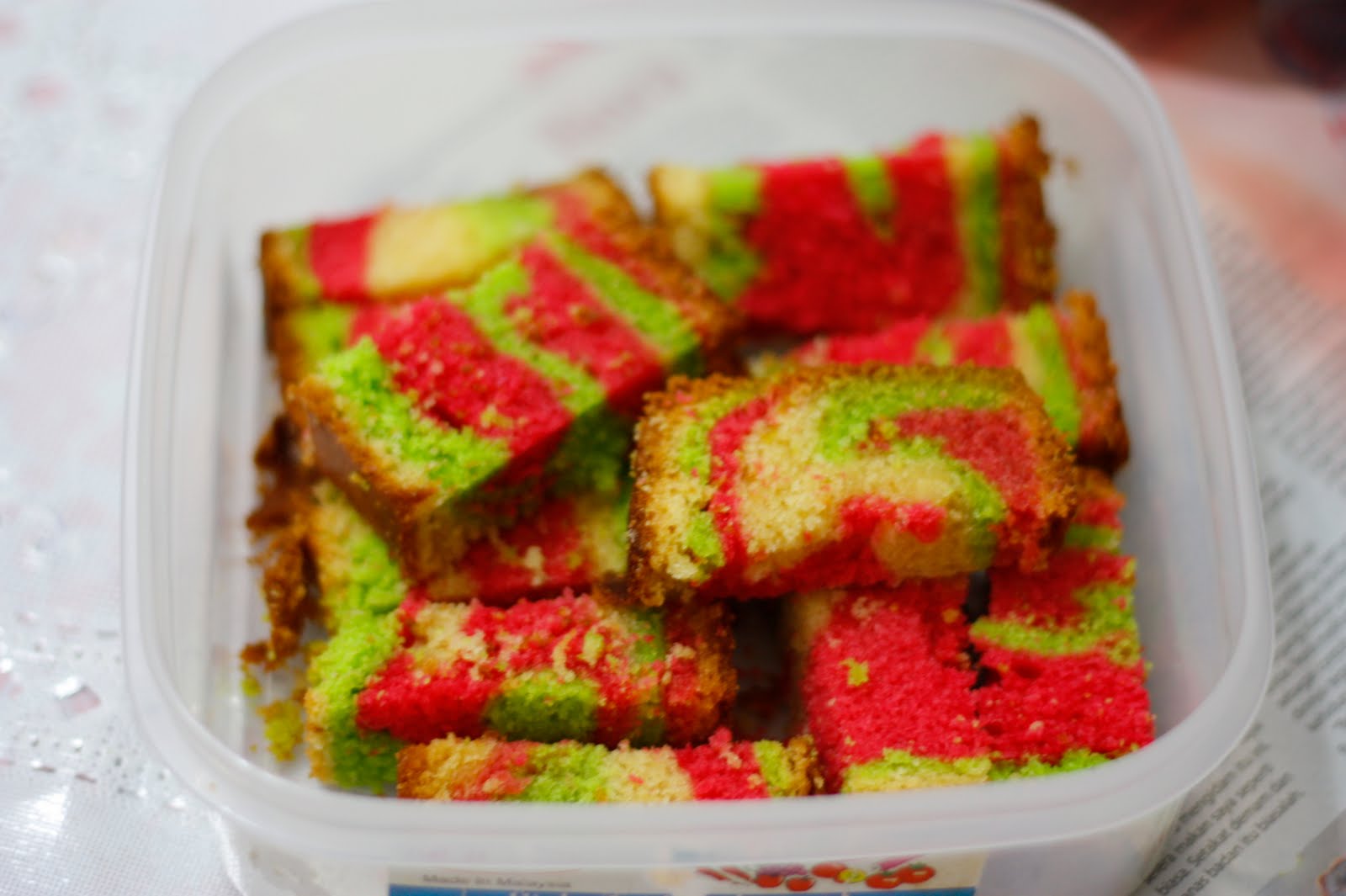 coretsanasini-kek-pelangi