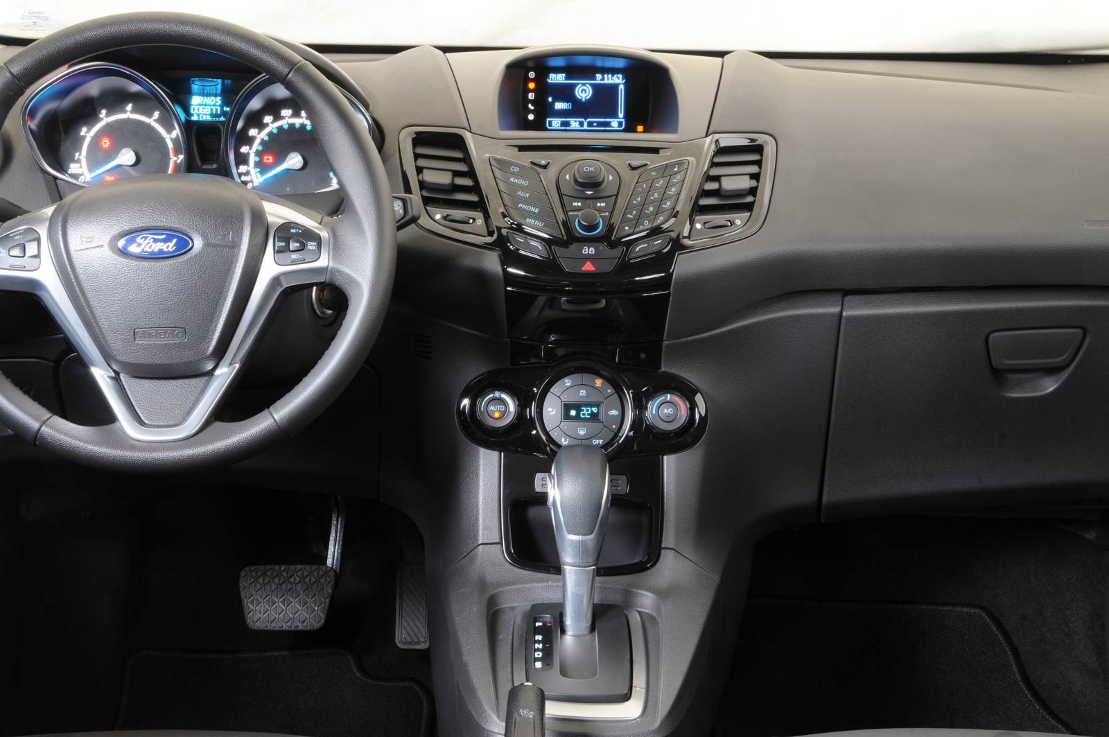 Ford New Fiesta 2015  - interior