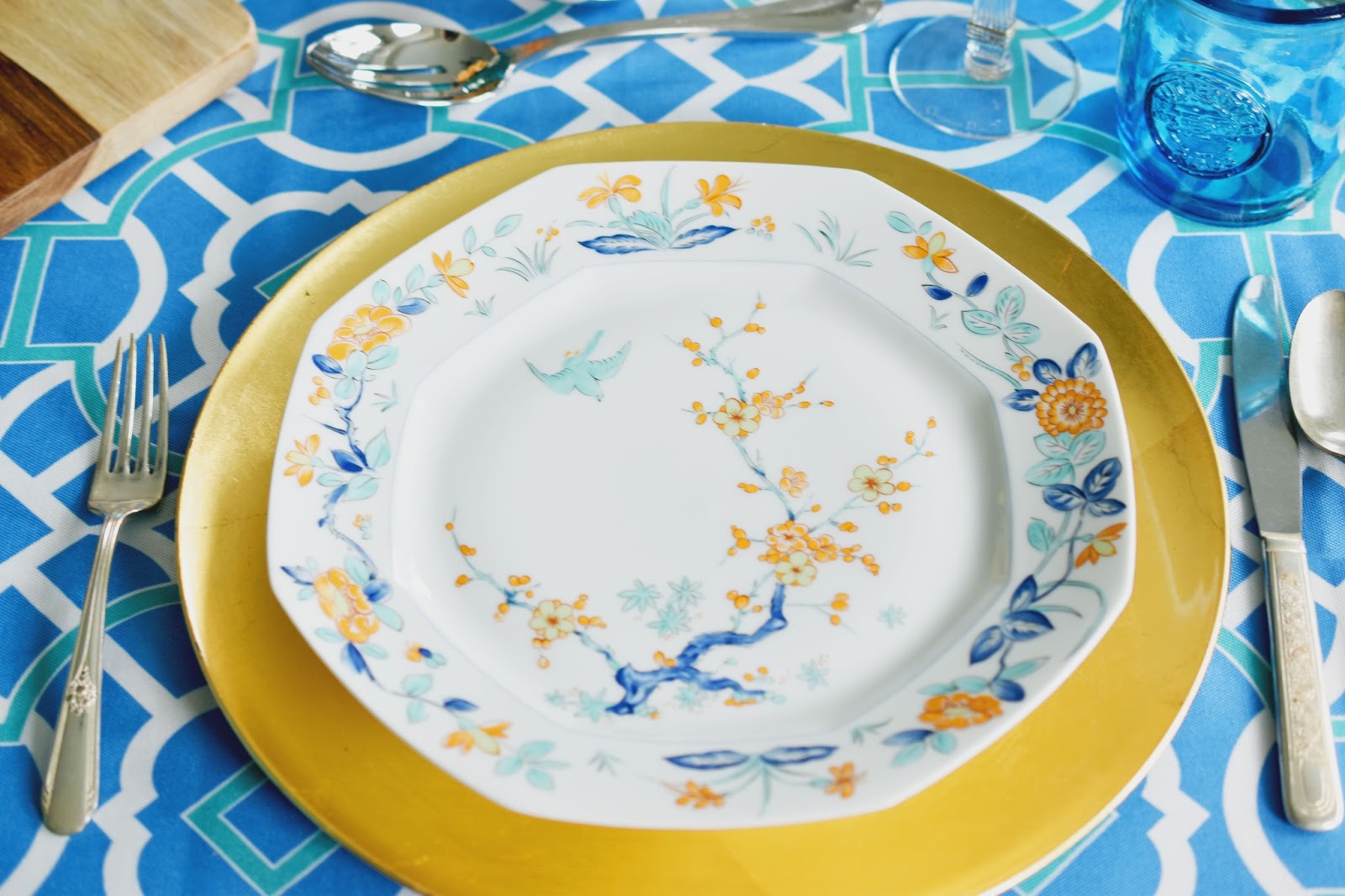 Woman in Real Life 5 Tips to Create a Pretty Mix and Match Summer