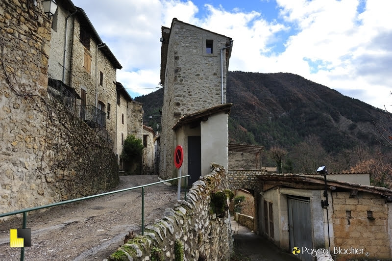 chatillon en diois entre la rue des rostangs et la viol du fossé photo Pascal Blachier