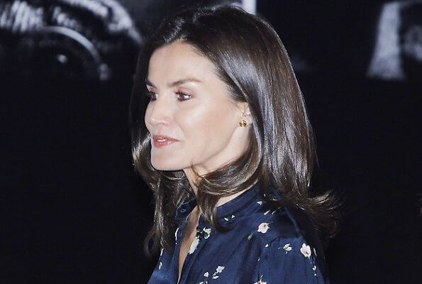 Queen-Letizia-in-massimo-dutti-floral-1.jpg