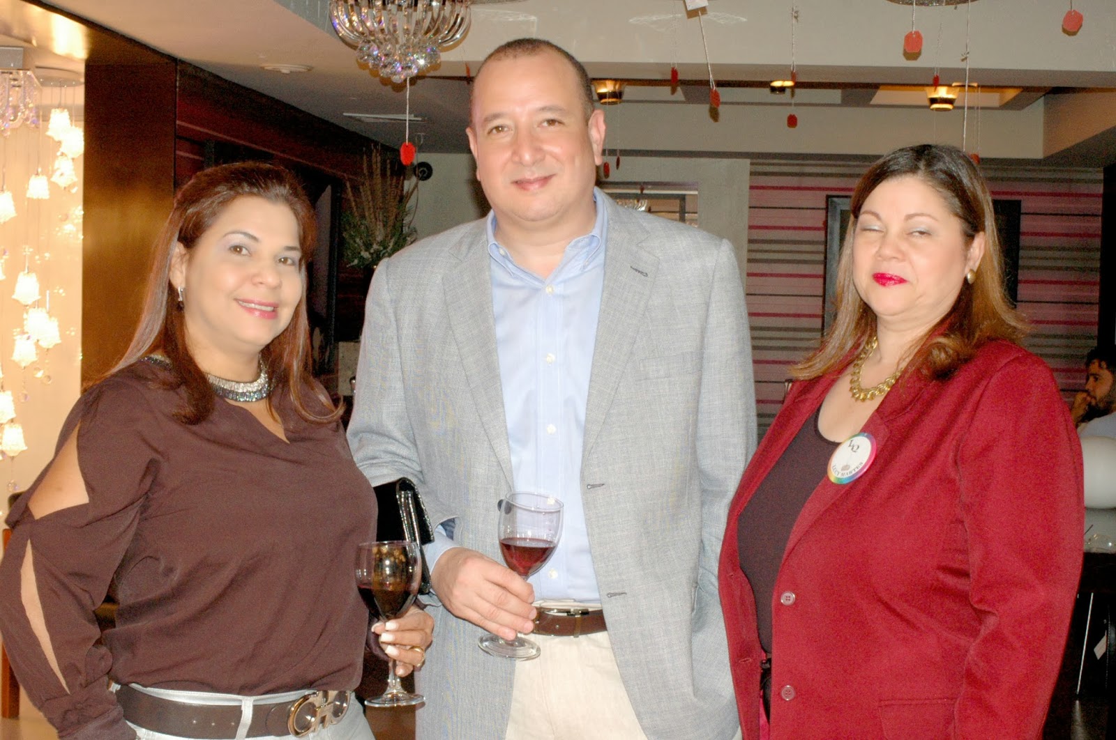 Lamparas Quesada Presento su "Casa Magestuosa" en la sucursal de Gurabo