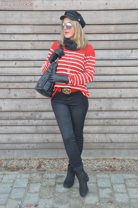 Tchibo rot-weiß gestreiften Pullover mit Schwarz kombiniert Tchibo Kollektion Ringelpullover