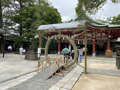 茅の輪のくぐり方(令和2年6月21日) 茅の輪のくぐり方(令和2年6月21日)