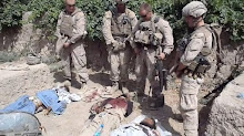 فيديو يظهر اربعة من جنوده يبولون على جثث متمردين افغان