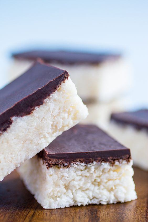HEALTHY COCONUT BARS #healthy #coconut #bars #healthysnack #healthysnackideas #healthyfood #healthyrecipes HEALTHY COCONUT BARS #healthy #coconut #bars #healthysnack #healthysnackideas #healthyfood #healthyrecipes
