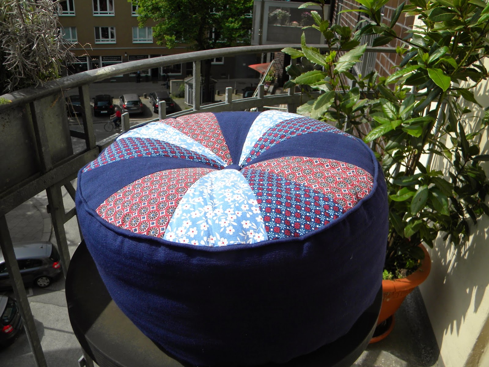 DIY for Girls: Patchwork Pouf
