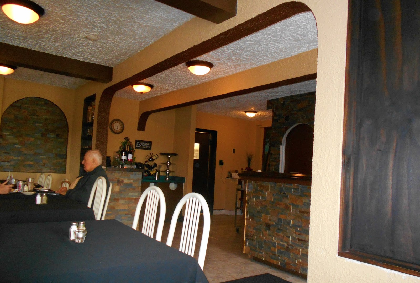 The Curious Nibbler Nino's Italian Restaurant Just like Famiglia