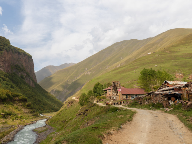Wisata Satu Minggu Di Negara Kaukasus, Georgia, Azerbaijan dan Armenia Wisata Satu Minggu Di Negara Kaukasus, Georgia, Azerbaijan dan Armenia