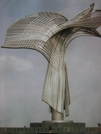 AB: Berbagai contoh karya seni Patung Modern