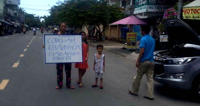 Gia đình blogger Mẹ Nấm tiếp tục bị CA bao vây, chốt chặn