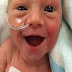 Bebê prematuro sorri e foto emociona internautas: 'Feliz porque está viva'