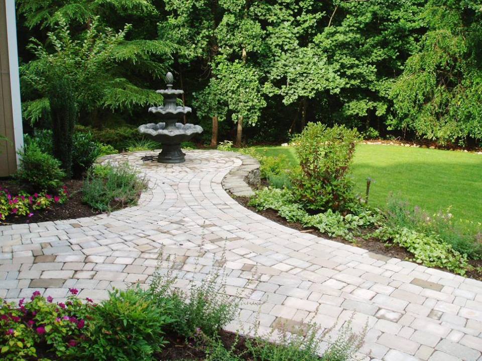 Rrr Lawn Landscape Trends 2016 Landscape Trends This Season We Are Seeing A Lot Of Dynamic Pavers As Well Clic Brick Designs Pathway Lighting Has Become Very Por Especially