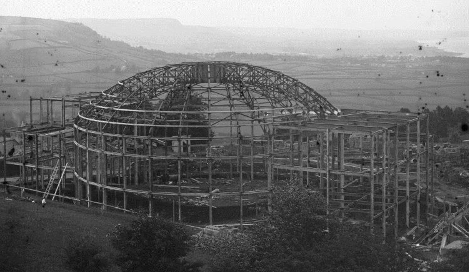Lord Belmont in Northern Ireland Floral Hall, Belfast