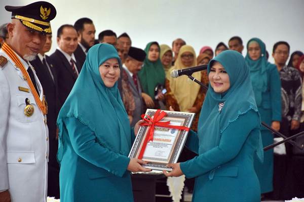 Gubenur%2BIrwan%2BPrayitno%2BLantik%2BWali%2BKota%2Bdan%2BWakil%2BWali%2BKota%2BPadang%2B2019-2024-4