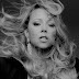Ela é a Poderosa: Mariah Carey Aparece Deslumbrante no Clipe de "Almost Home"!