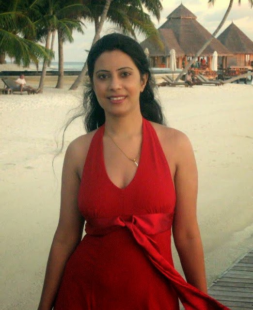 Desi Aunty In Unseen Pics Beautiful Sexy Girl Hot