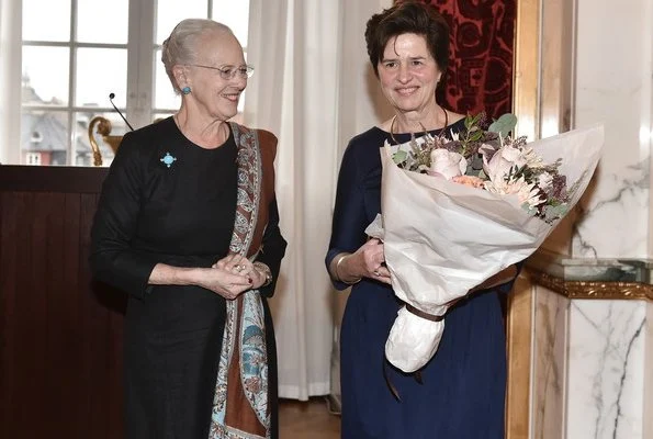 Queen Margrethe II presented Ebbe Munck's Honorary Plaque to ProfessorKatherine Richardson at Christiansborg Palace