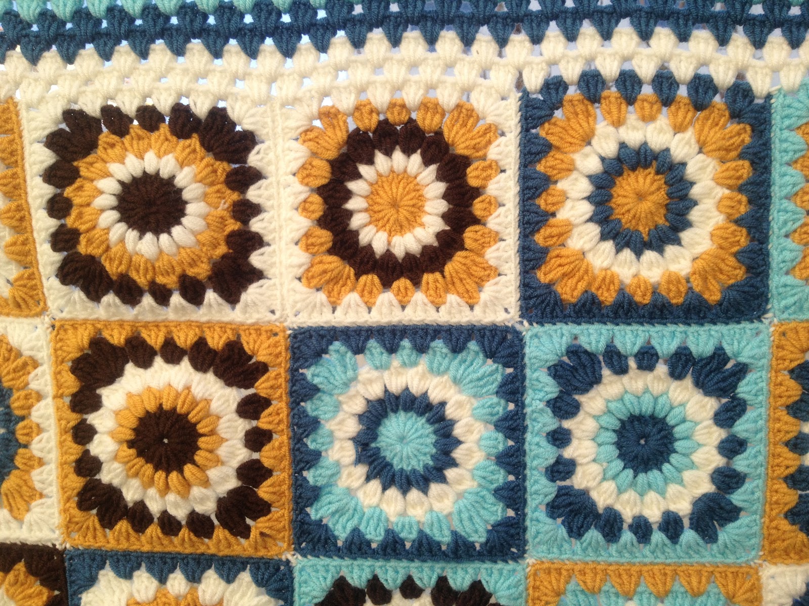Gaia's Crochet Sunburst Granny Square Baby Blanket Tadah!