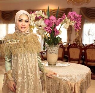 Model Baju Lebaran Syahrini 2019 Model Baju Lebaran Syahrini 2019