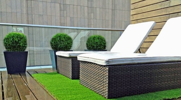 Artificial grass for a balcony, terrace or garden &#8211; great examples!