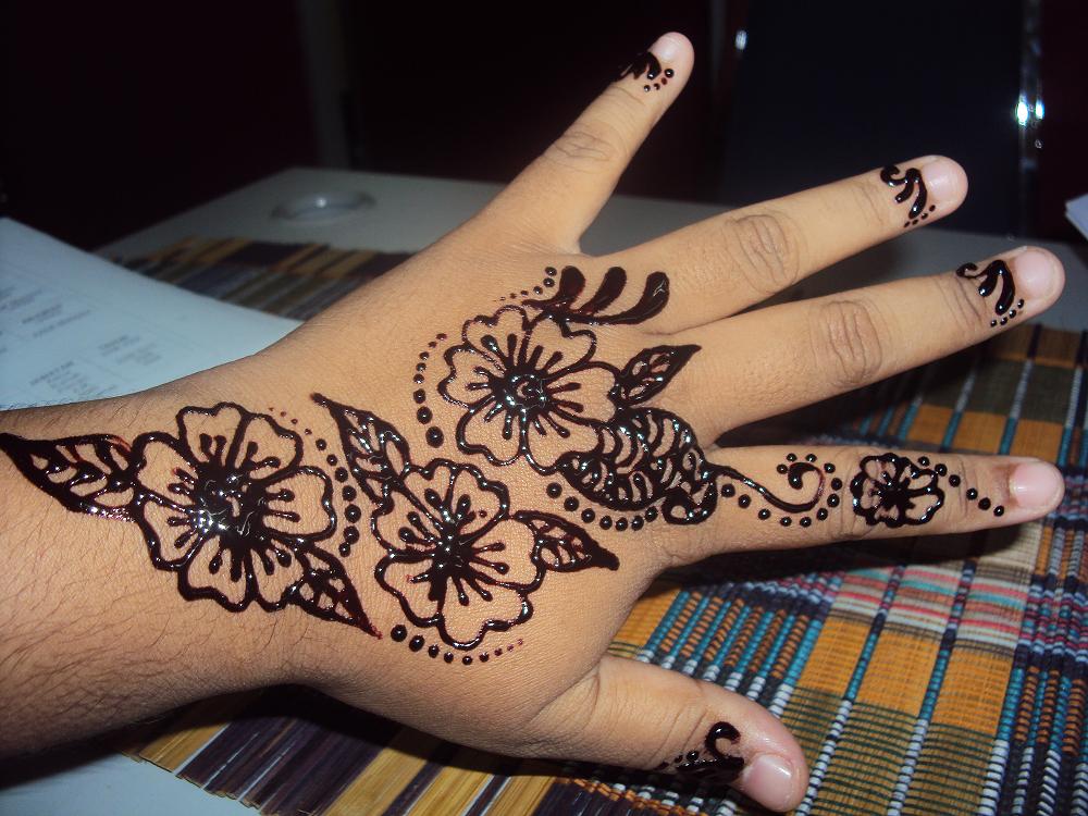 FadhLina Henna painting