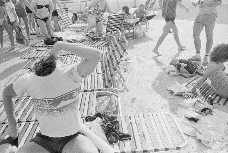 Interesting Snapshots Capture Spring Breaks in Daytona Beach, Florida