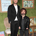 Game of Thrones star, Daniel Dinklage gives a helping hand!