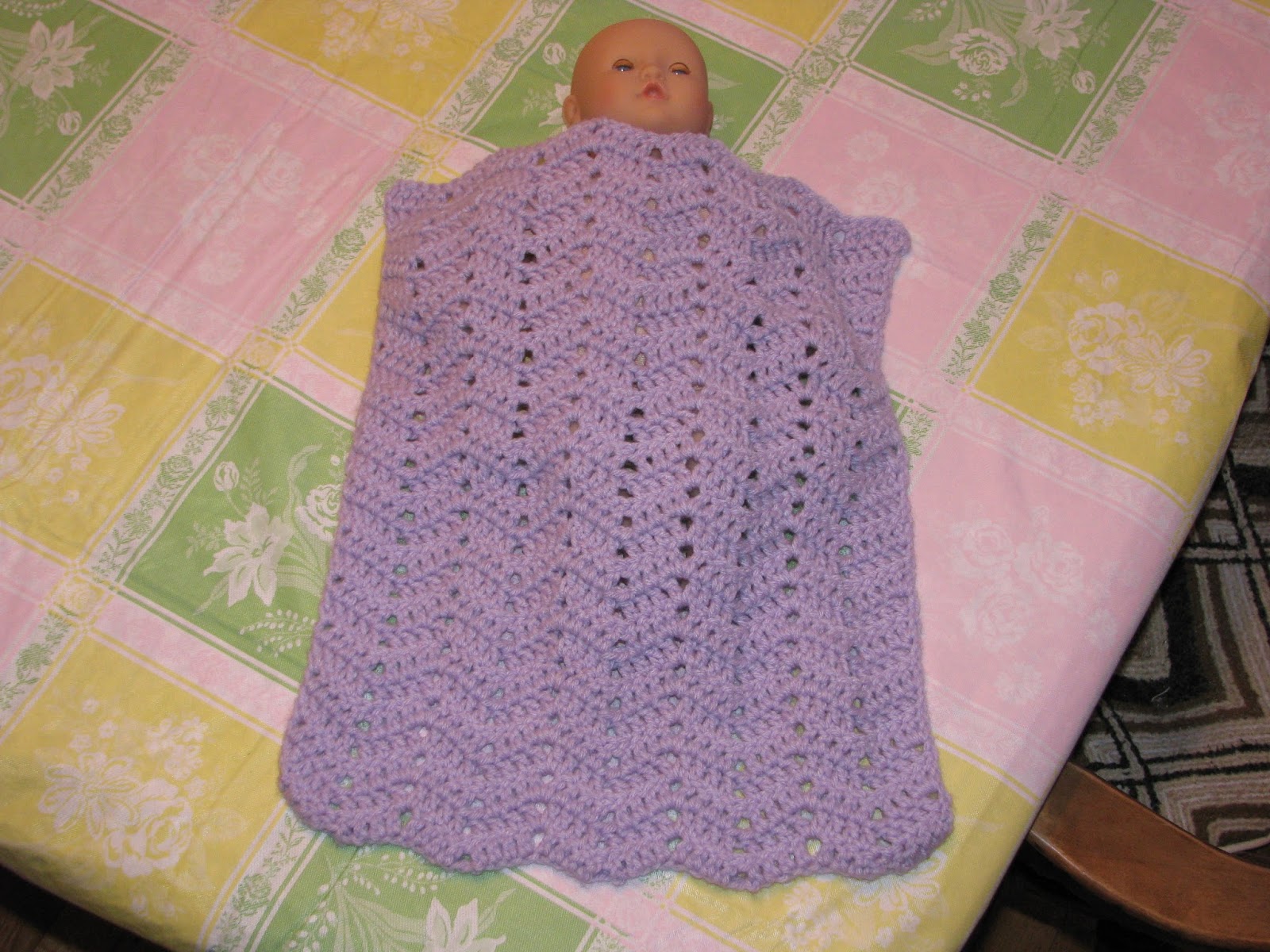 Craft Attic Resources Baby Doll Blanket for 12 Inch Doll