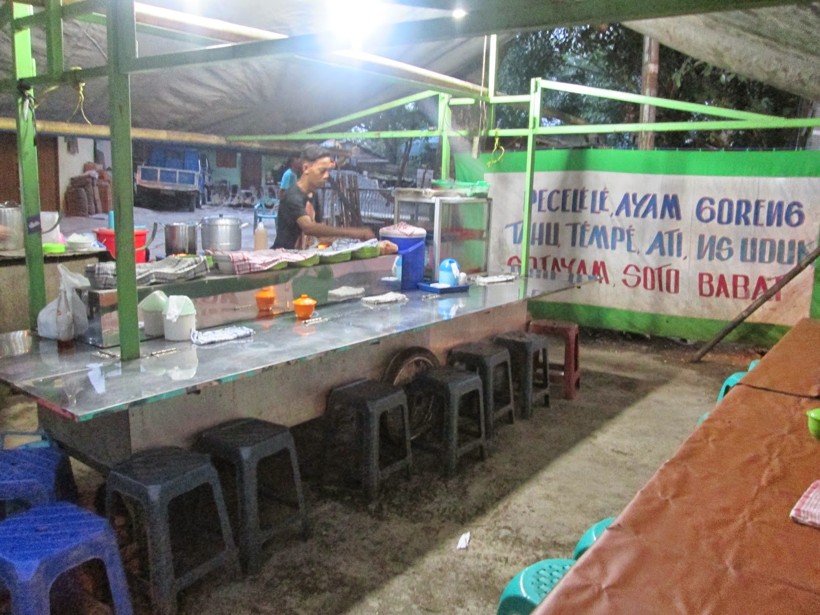 Warung Pecel Lele Indah Pulo Gebang Cakung Jakarta Timur : Warung